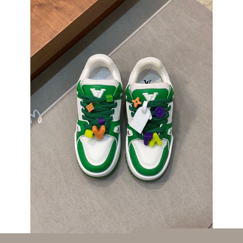 l**is V*t*n sneakers